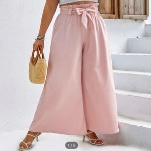 Belted waist - wide leg pants